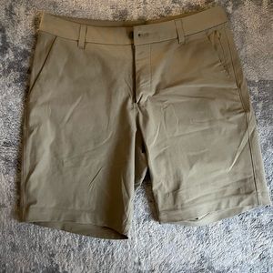 Men’s Lululemon commission shorts